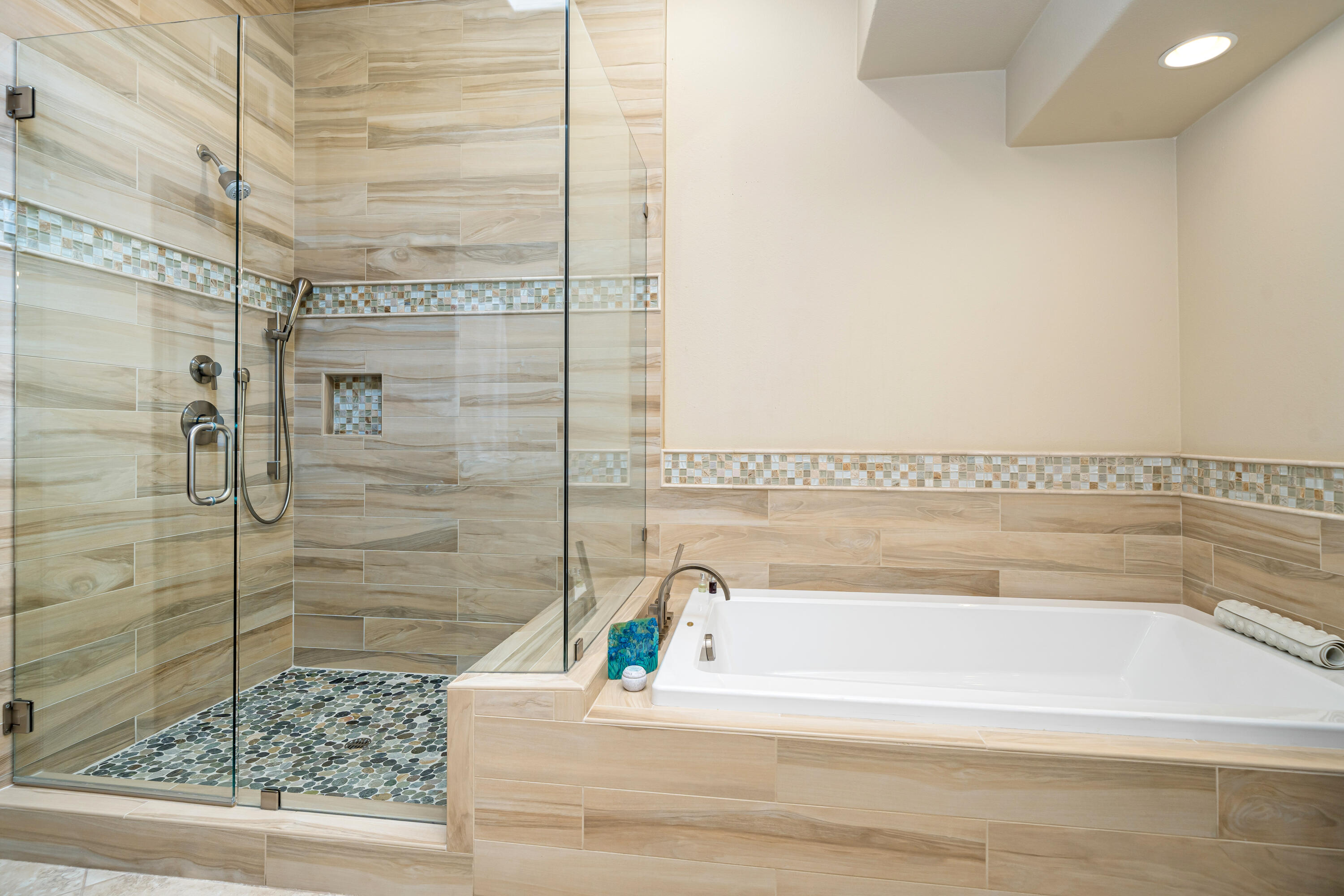 56565 Riviera La Quinta, CA 92253 - Photo 32 of 48 a bathroom with a bathtub and shower