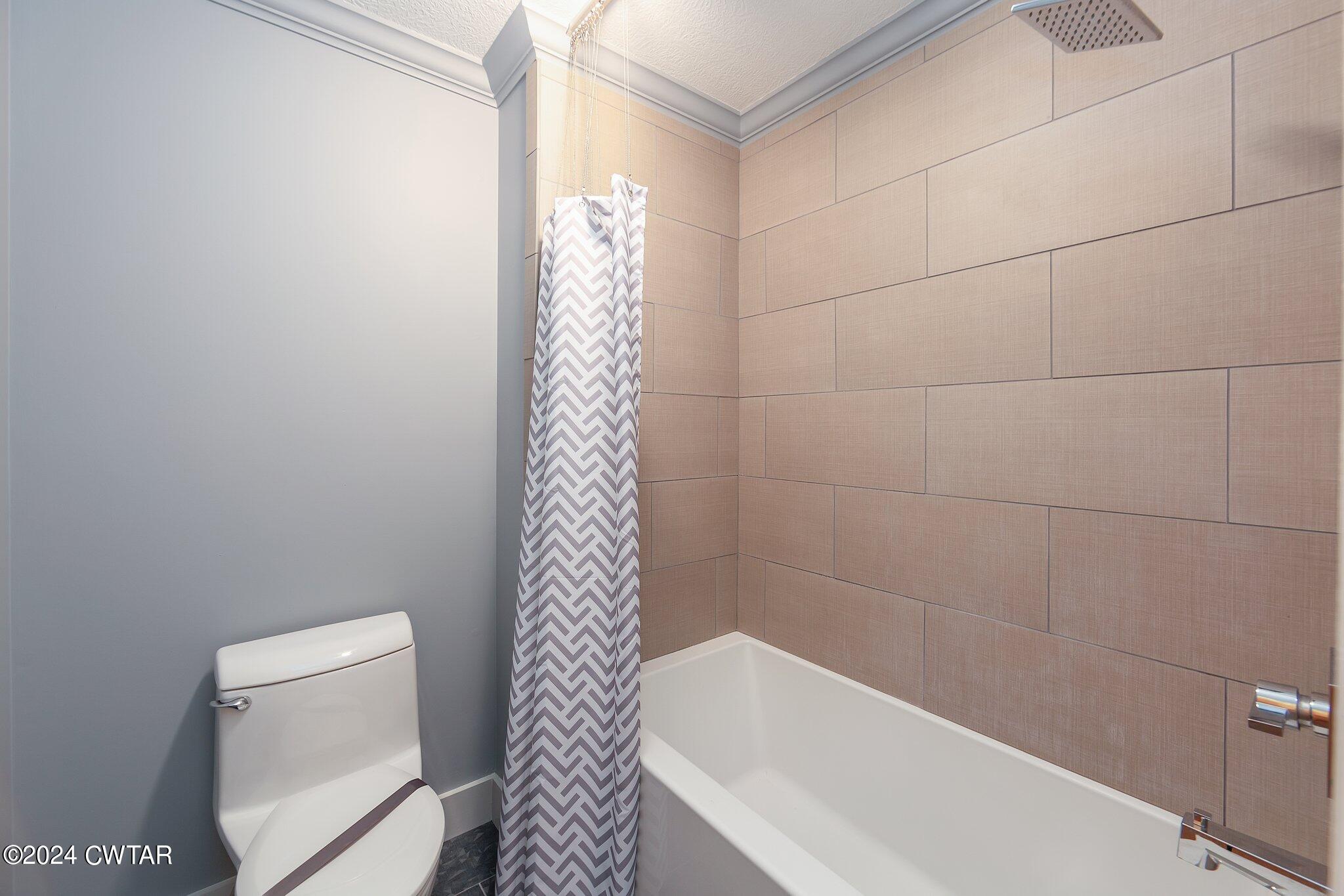 926 Cotton Grove Road Jackson, TN 38305 - Photo 29 of 41 Upstairs Bath