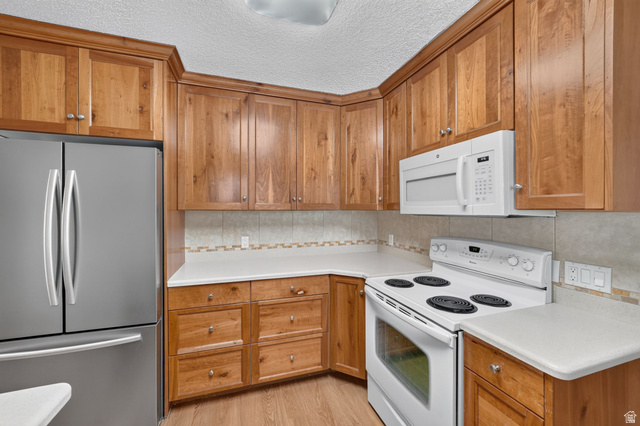 3298 Cherokee Lane Provo, UT 84604 - Photo 11 of 44 Gallery Image 11