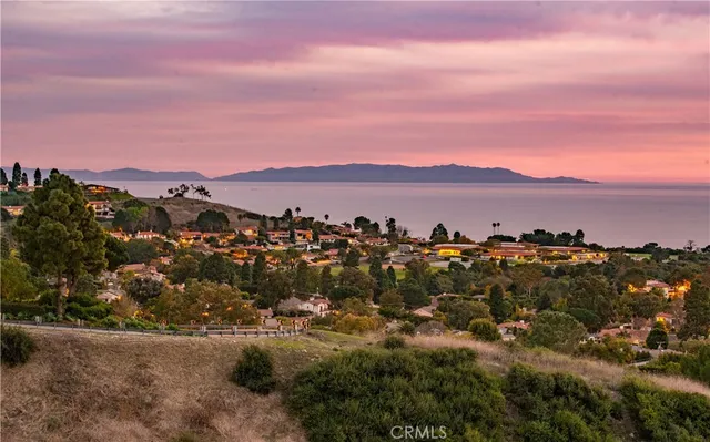 $6,799,000 | 940 Paseo La Cresta, Palos Verdes Estates, CA 90274