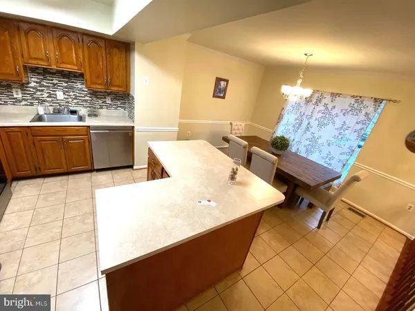 $3,250 | 6458 Autumn Glen Court, Alexandria, VA 22312