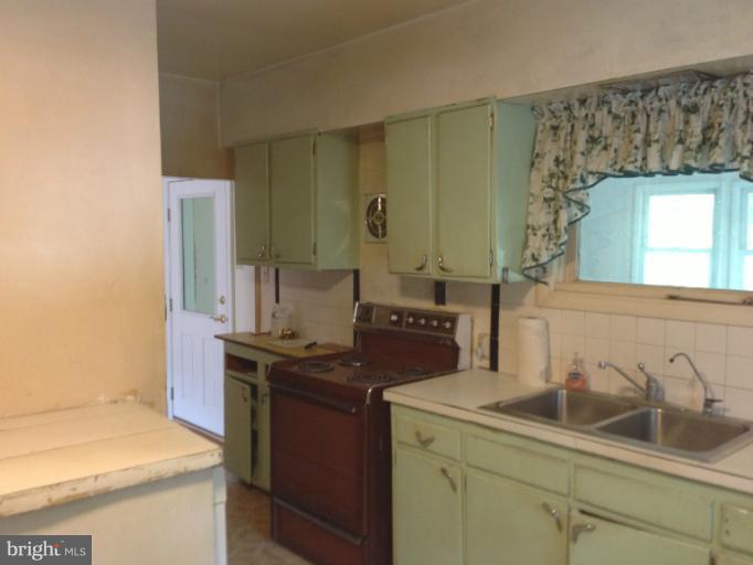 10736 Liberty Road Frederick, MD 21701 - Photo 5 of 27 Kitchen