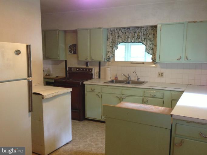 10736 Liberty Road Frederick, MD 21701 - Photo 8 of 27 Kitchen