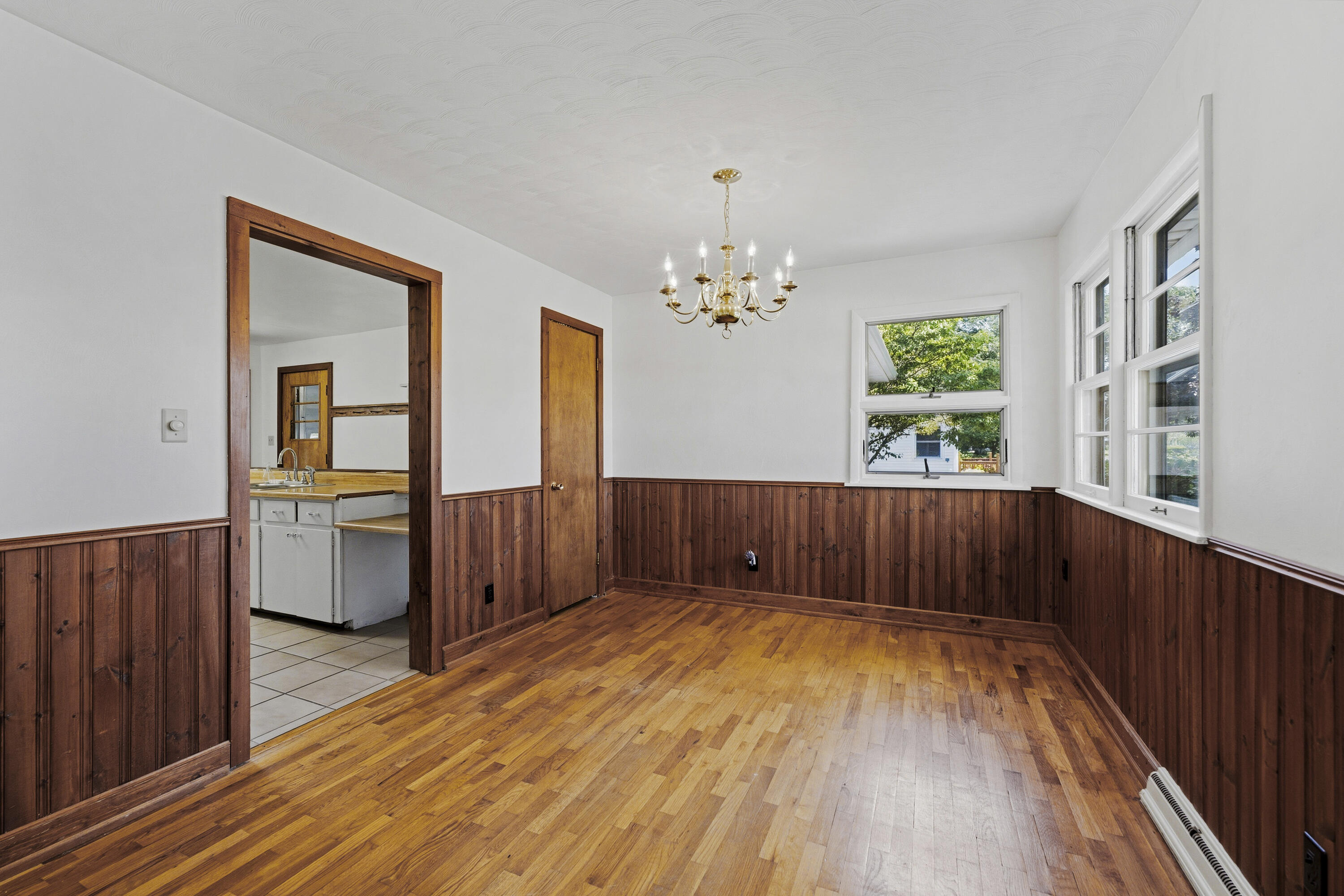 1061 Wedgewood Road St. Joseph, MI 49085 - Photo 9 of 37 Dining Area