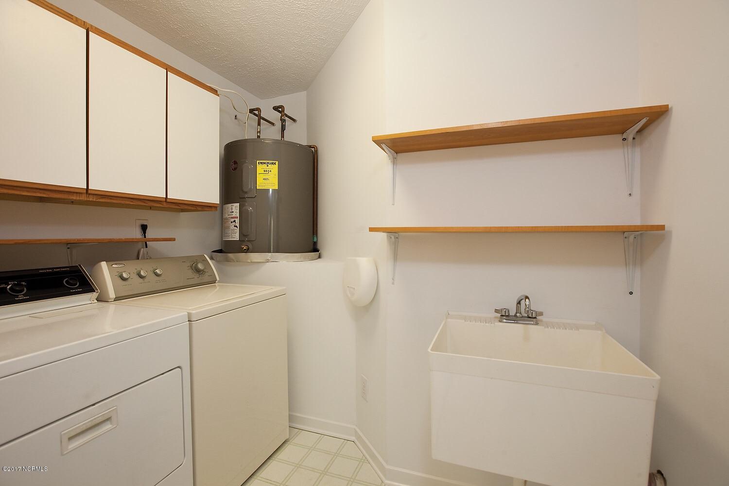 716 Hughes Road Hampstead, NC 28443 - Photo 18 of 50 Laundry room