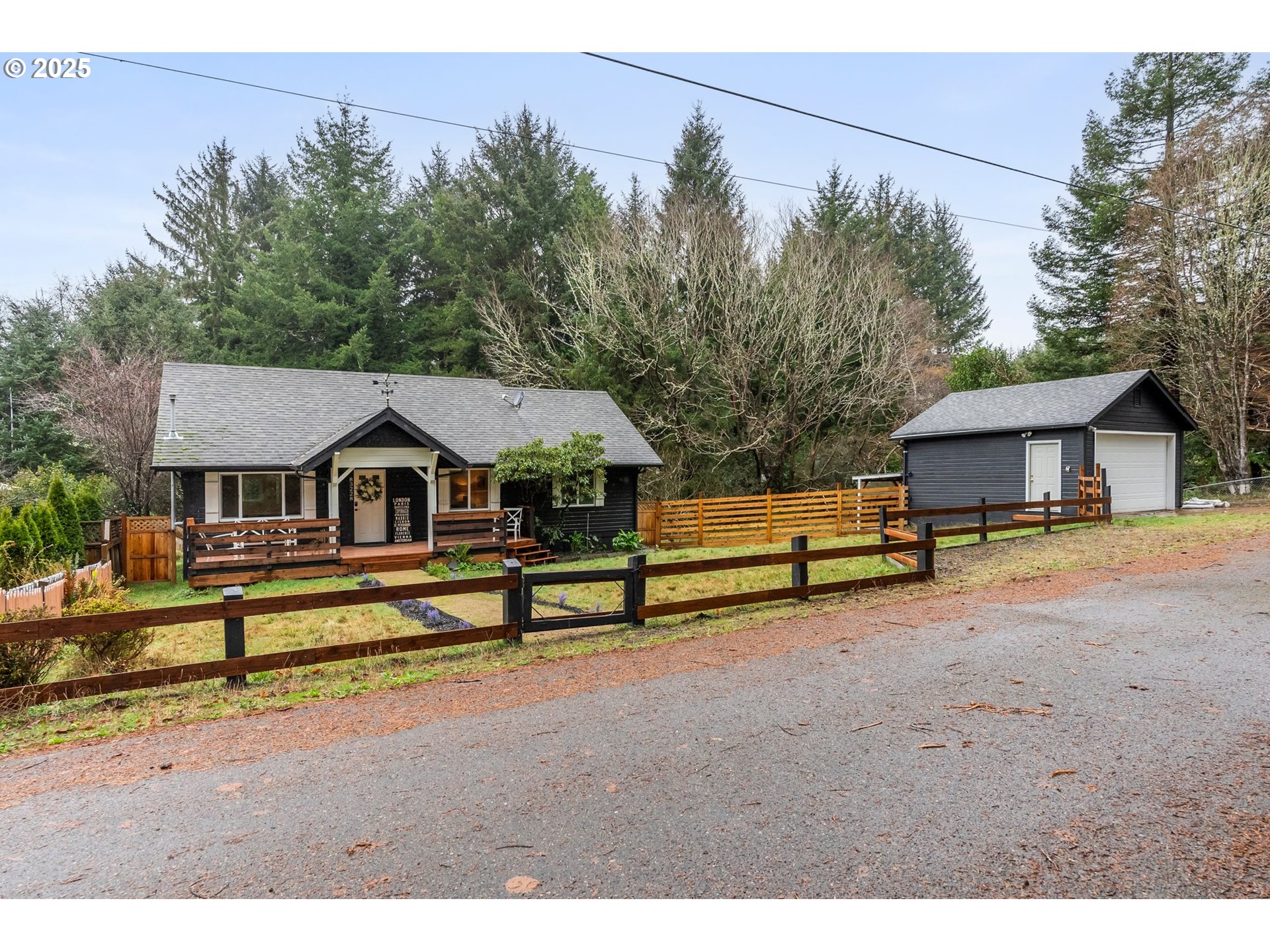 83228 North Pioneer Road Florence, OR 97439 - Photo 3 of 30