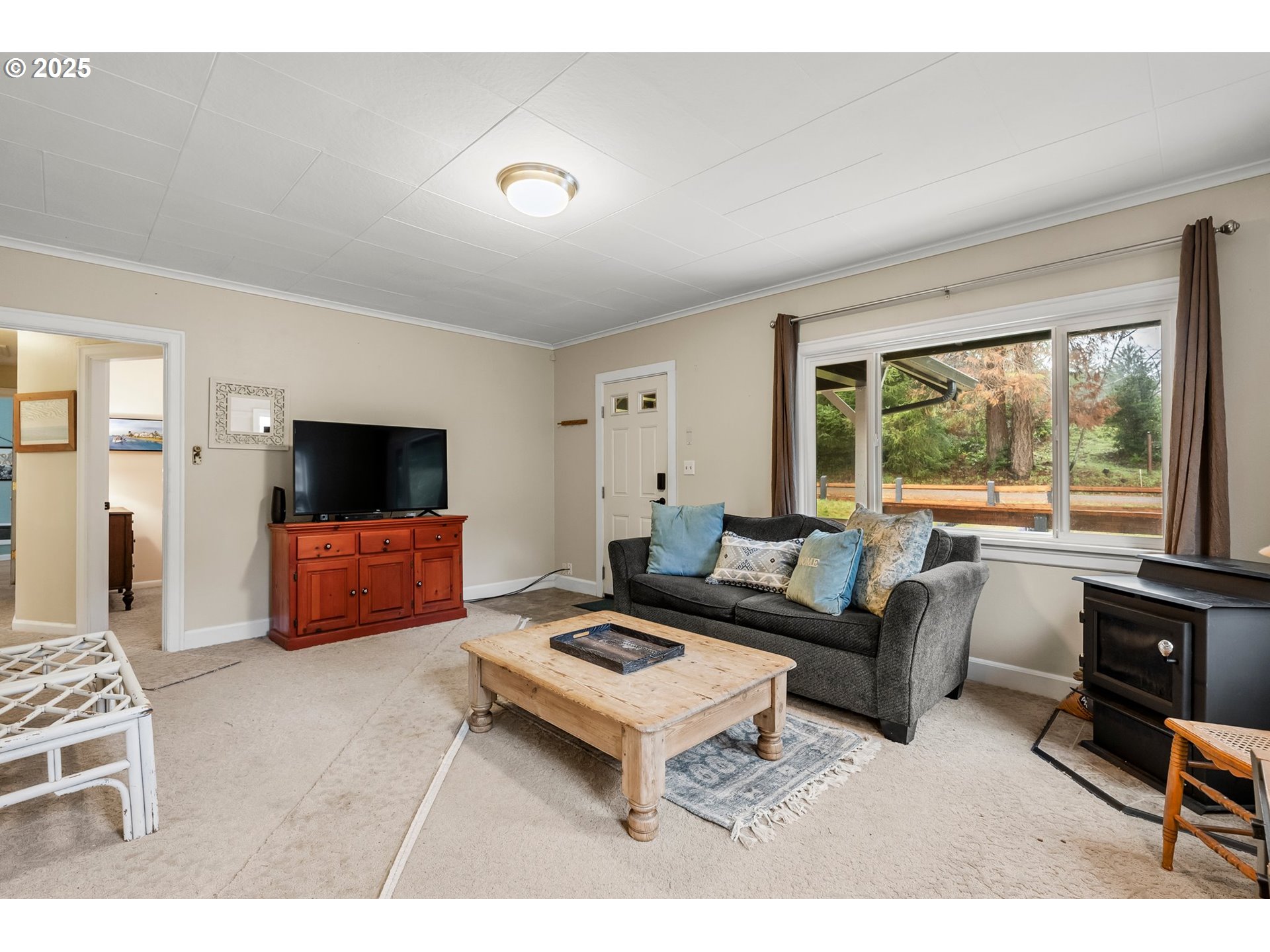 83228 North Pioneer Road Florence, OR 97439 - Photo 6 of 30