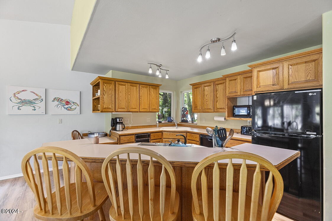 154 Shell Street Yachats, OR 97498 - Photo 23 of 57 Kitchen Upstairs