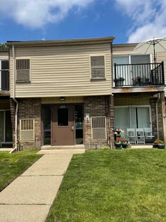 $975 | 38210 Fairway Court, Clinton Township, MI 48038