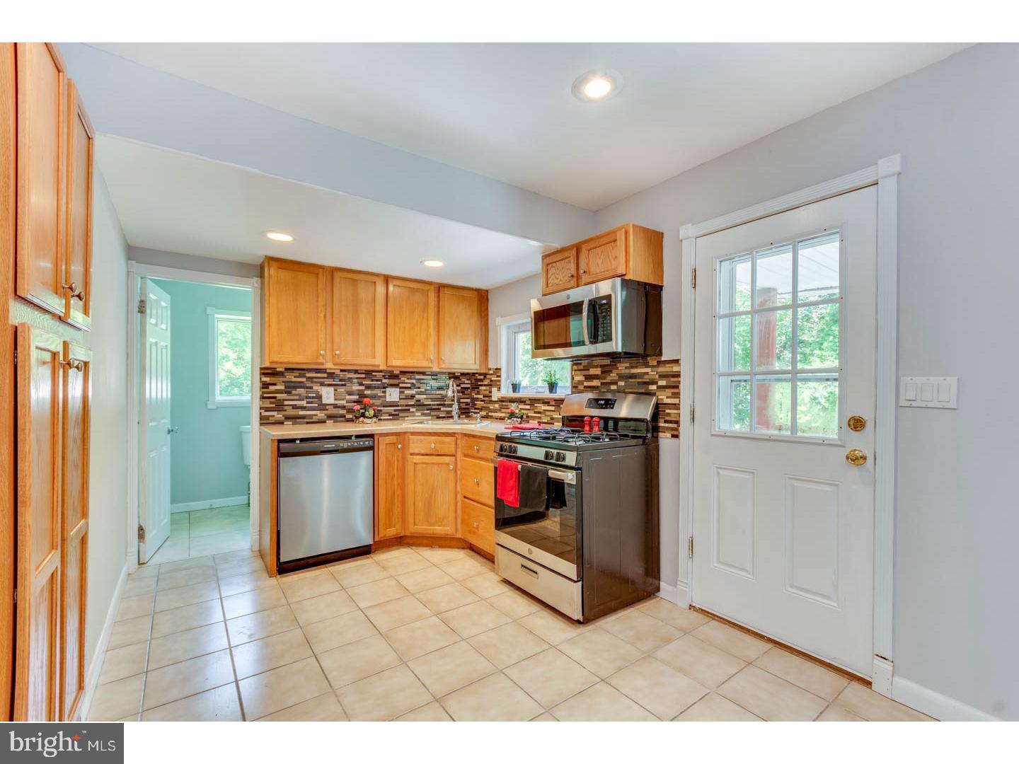 23 South Cedarbrook Road Sicklerville, NJ 08081 - Photo 3 of 22 Gallery Image 3