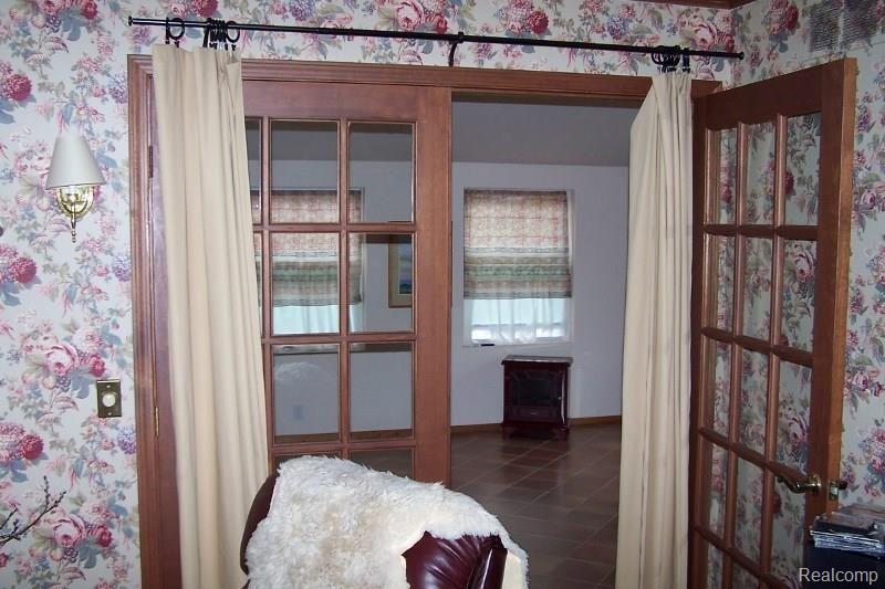 77711 Hipp Road Romeo, MI 48065 - Photo 10 of 30 100_8554 (800x533).jpg