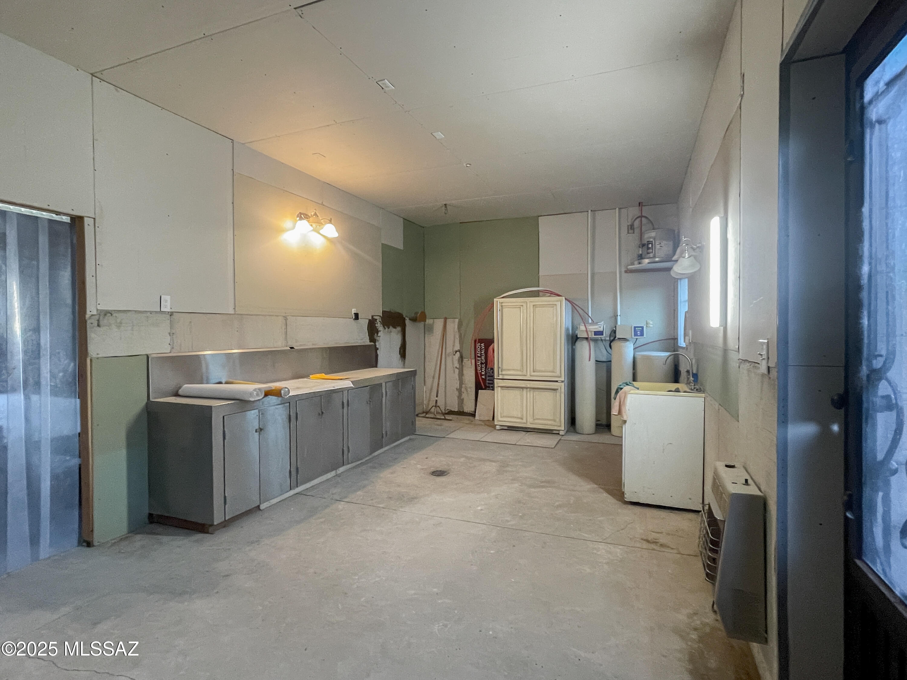 480 Camino Ramanote Rio Rico, AZ 85648 - Photo 41 of 43 Supplemental Kitchen off the workshop for creations.