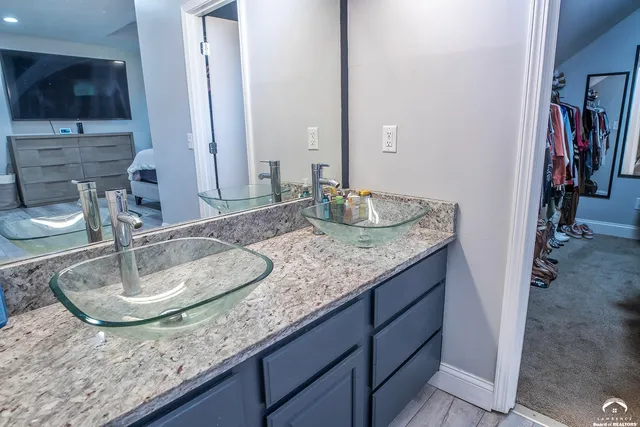 $449,900 | 404 Jane Court, Lawrence, KS 66049