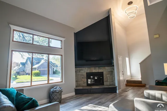 $449,900 | 404 Jane Court, Lawrence, KS 66049