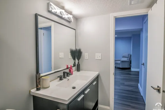 $449,900 | 404 Jane Court, Lawrence, KS 66049