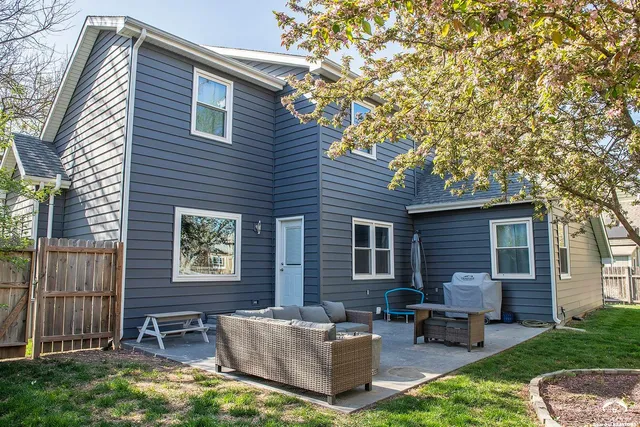 $449,900 | 404 Jane Court, Lawrence, KS 66049