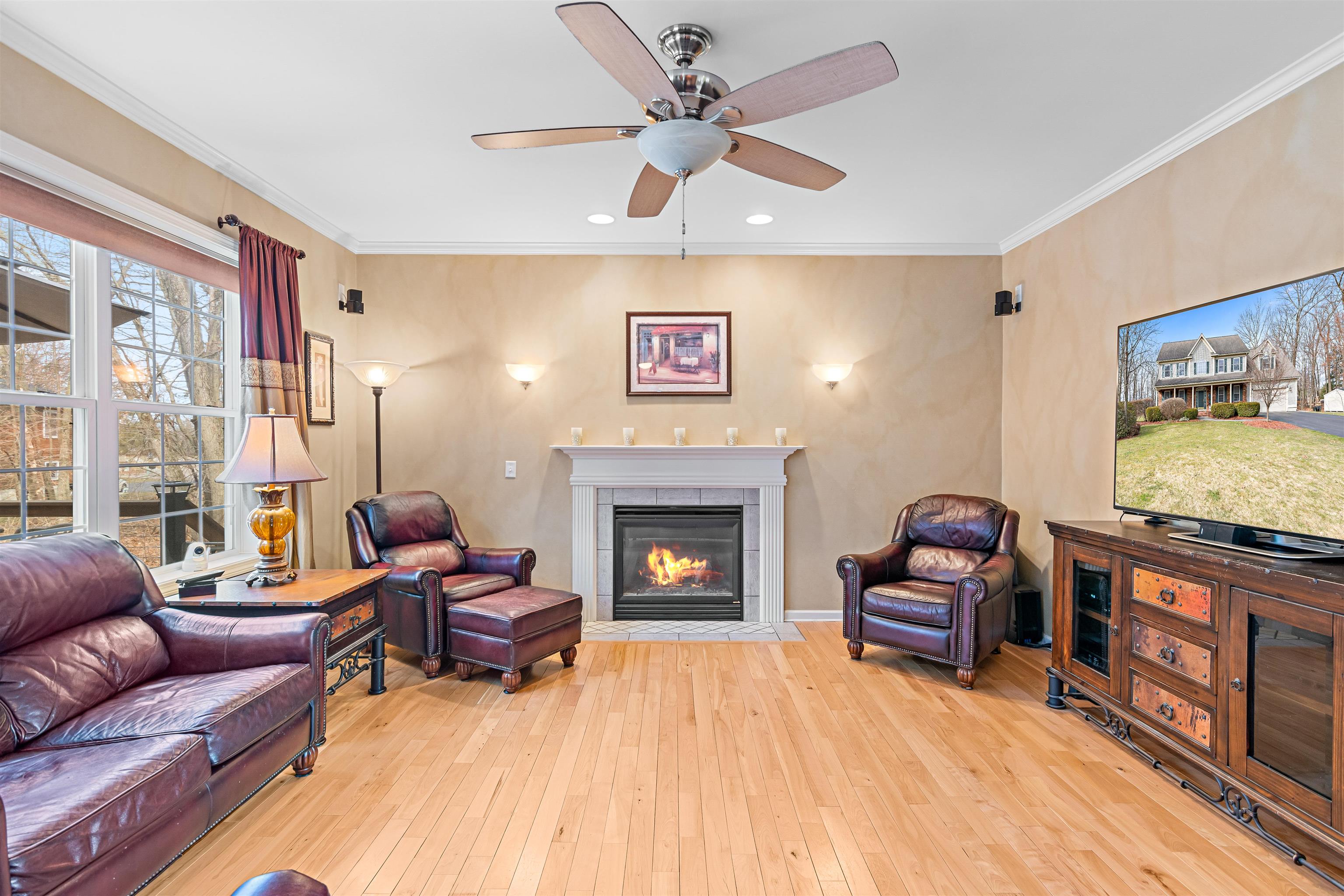 136 Nice Way Colchester, VT 05446 - Photo 8 of 40 Gallery Image 8