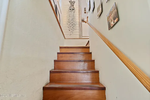 $999,999 | 603 Front Street, Welaka, FL 32193