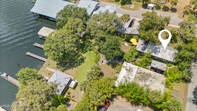 $999,999 | 603 Front Street, Welaka, FL 32193