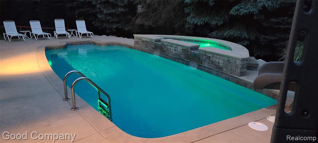 532 Springview Drive Rochester, MI 48307 - Photo 53 of 63 Gallery Image 53