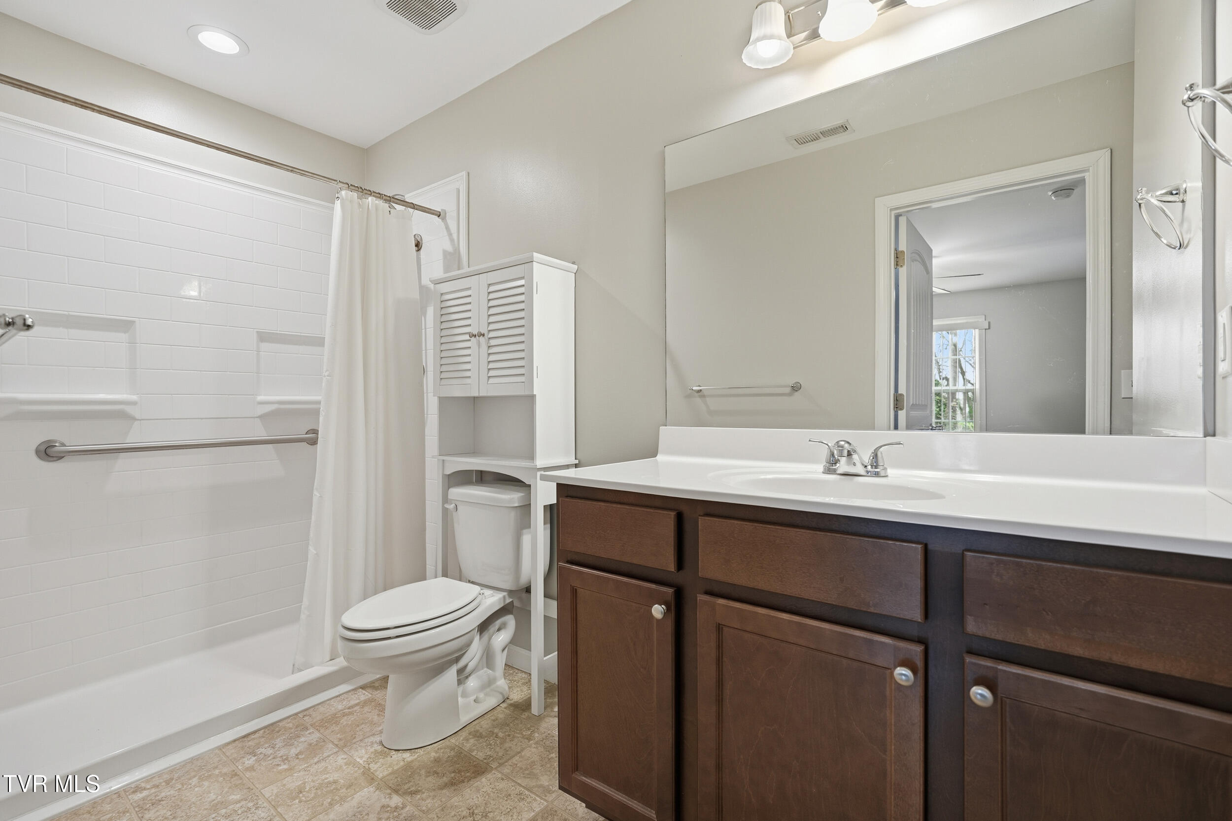 2504 Overlook Road Kingsport, TN 37664 - Photo 17 of 22 DSC02838