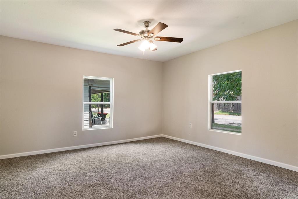 562 1st Street Southwest Paris, TX 75460 - Photo 9 of 16
