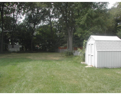 268 Burnham Road Lowell, MA 01852 - Photo 2 of 5 Gallery Image 2