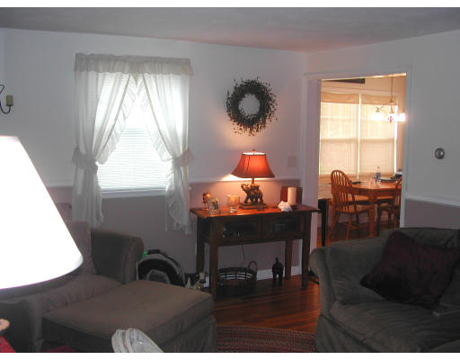 268 Burnham Road Lowell, MA 01852 - Photo 4 of 5 Gallery Image 4