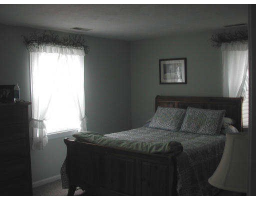 268 Burnham Road Lowell, MA 01852 - Photo 5 of 5 Gallery Image 5