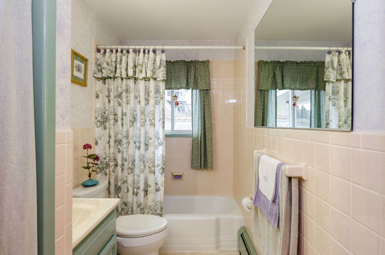 22 Wethersfield Road Nashua, NH 03062 - Photo 11 of 19