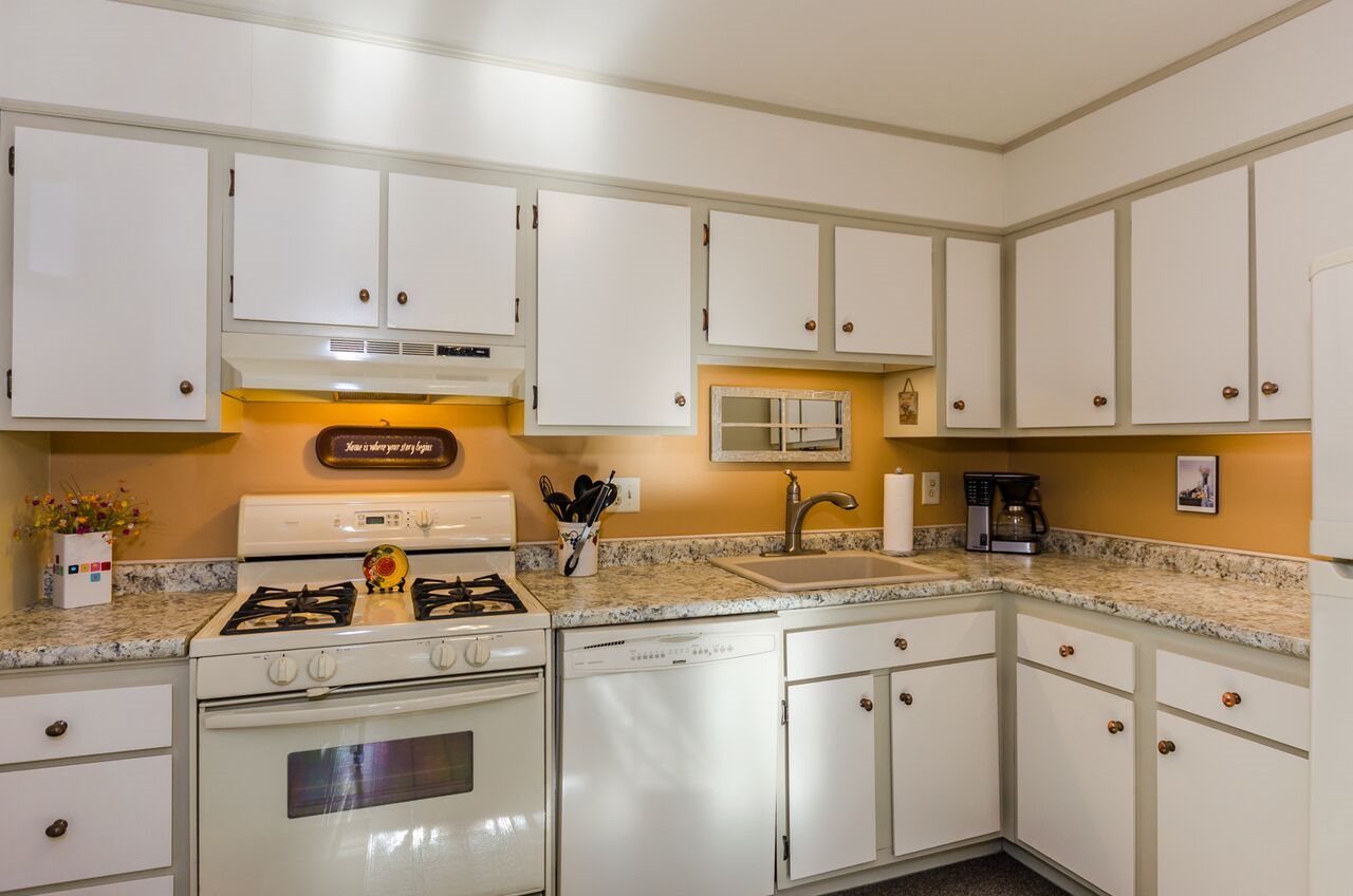 22 Wethersfield Road Nashua, NH 03062 - Photo 6 of 19