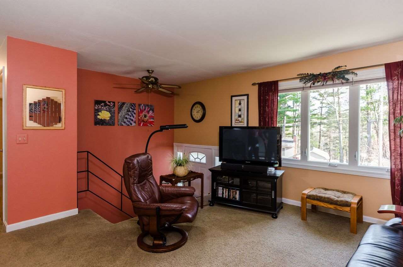 22 Wethersfield Road Nashua, NH 03062 - Photo 10 of 19