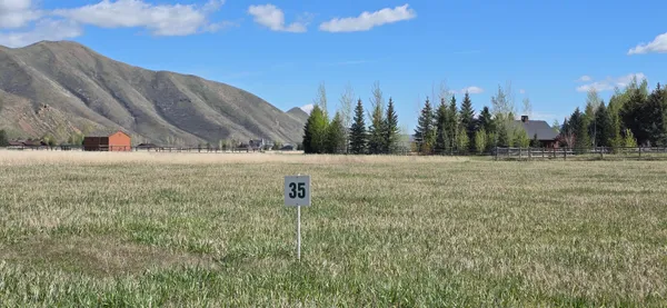 $318,000 | 21 Cooper Drive, Bellevue, ID 83313