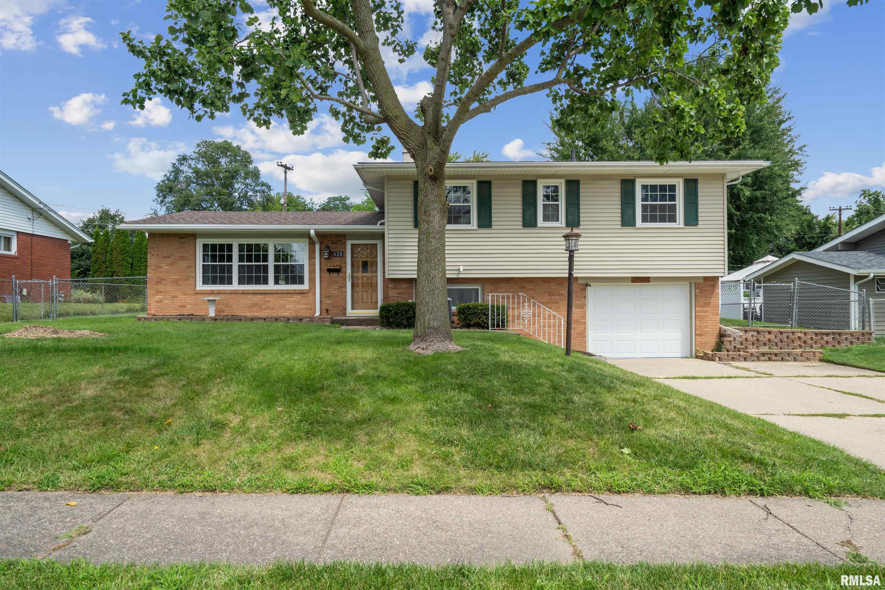 628 Westerfield Road Davenport, IA 52806 - Photo 1 of 25 Gallery Image 1