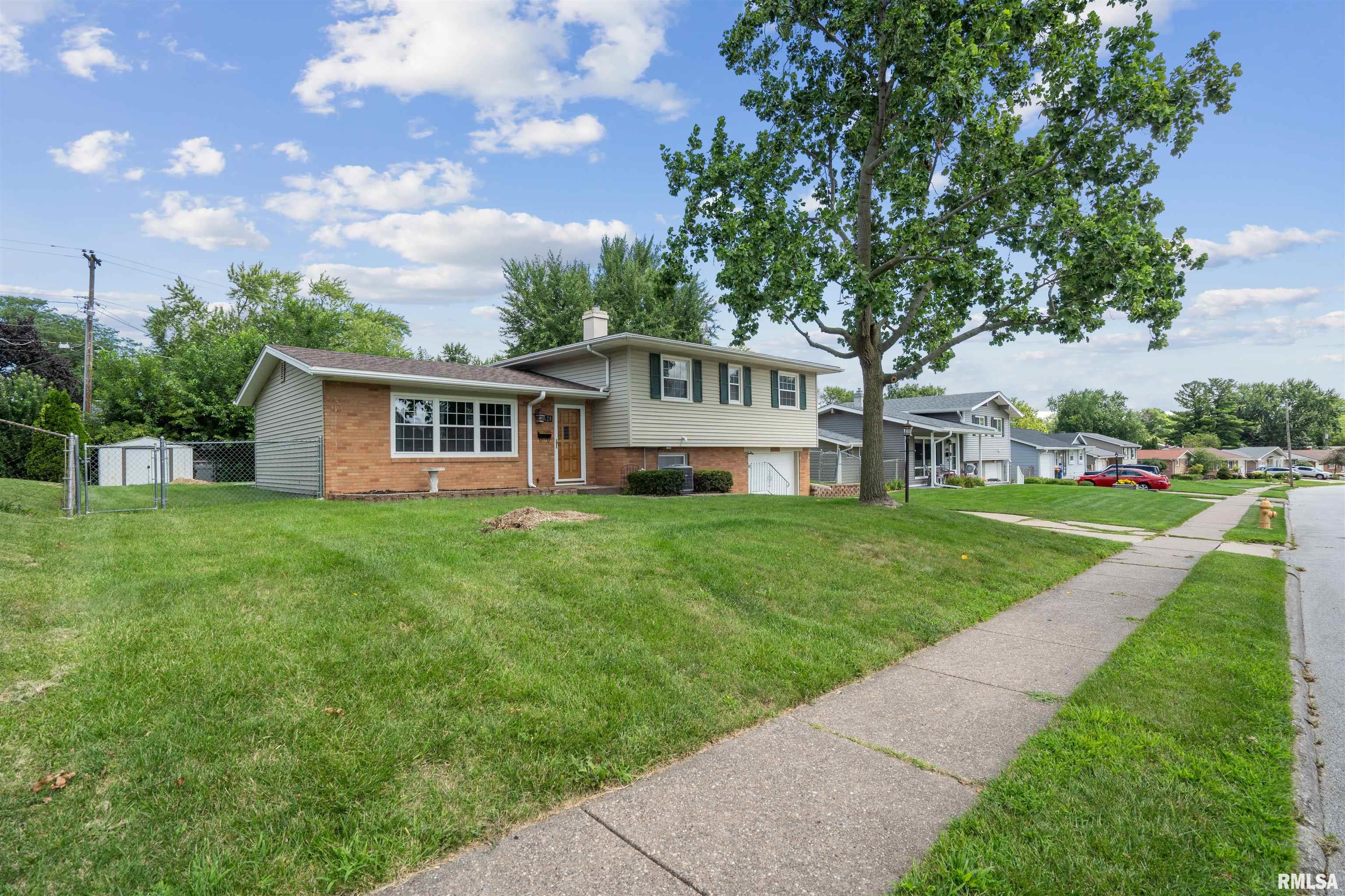 628 Westerfield Road Davenport, IA 52806 - Photo 2 of 25 Gallery Image 2