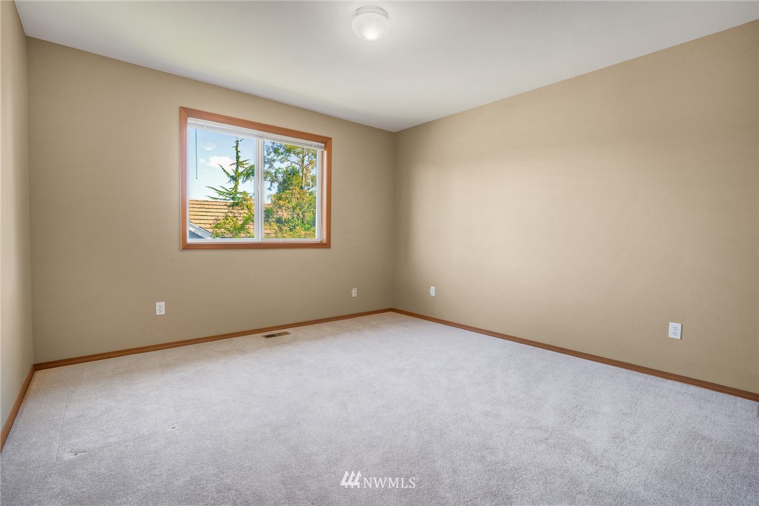 7944 68th Loop Southeast Olympia, WA 98513 - Photo 24 of 39 Gallery Image 24