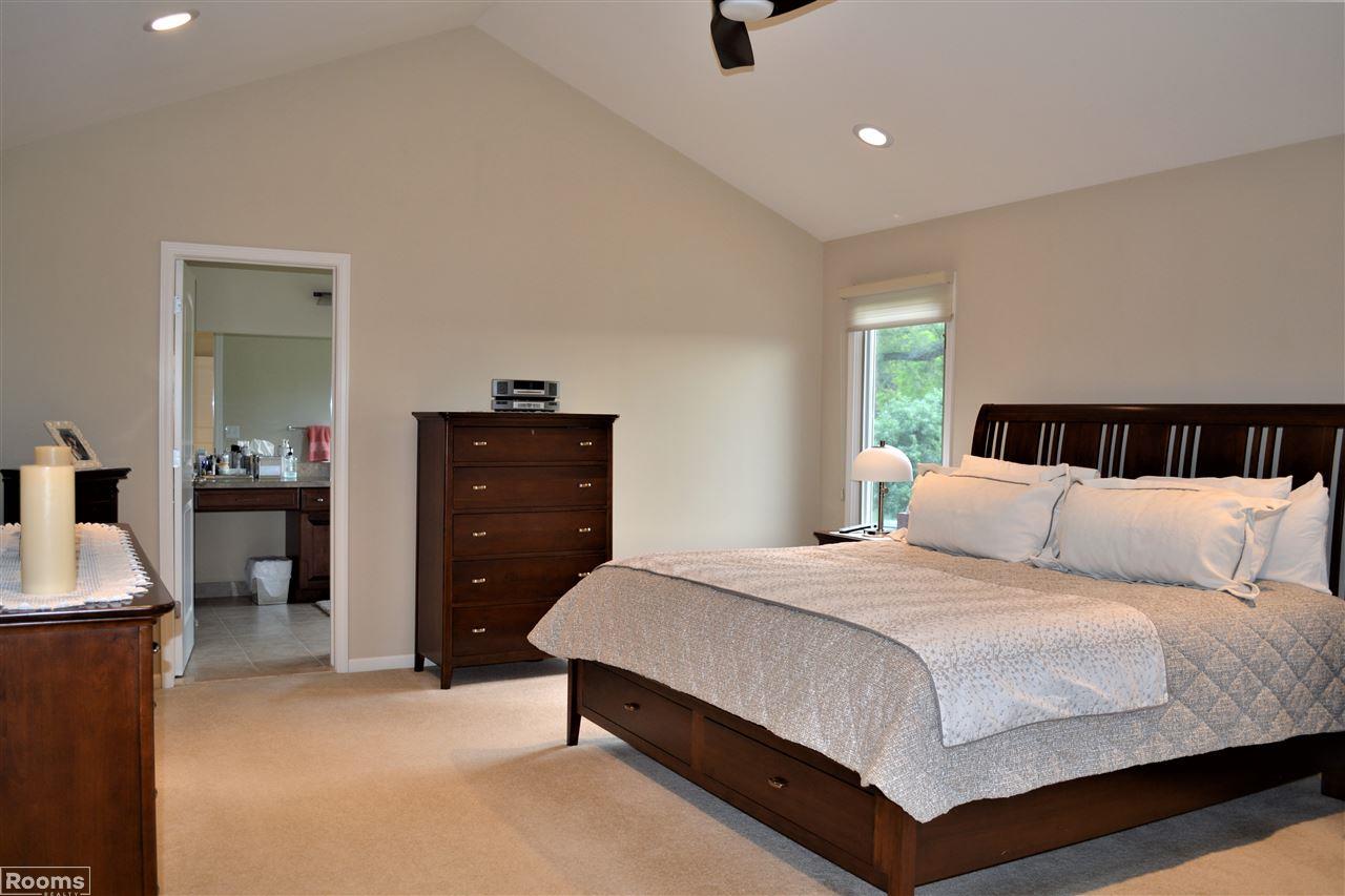 1195 Letica Drive Rochester, MI 48307 - Photo 27 of 48 31349329-29.JPG