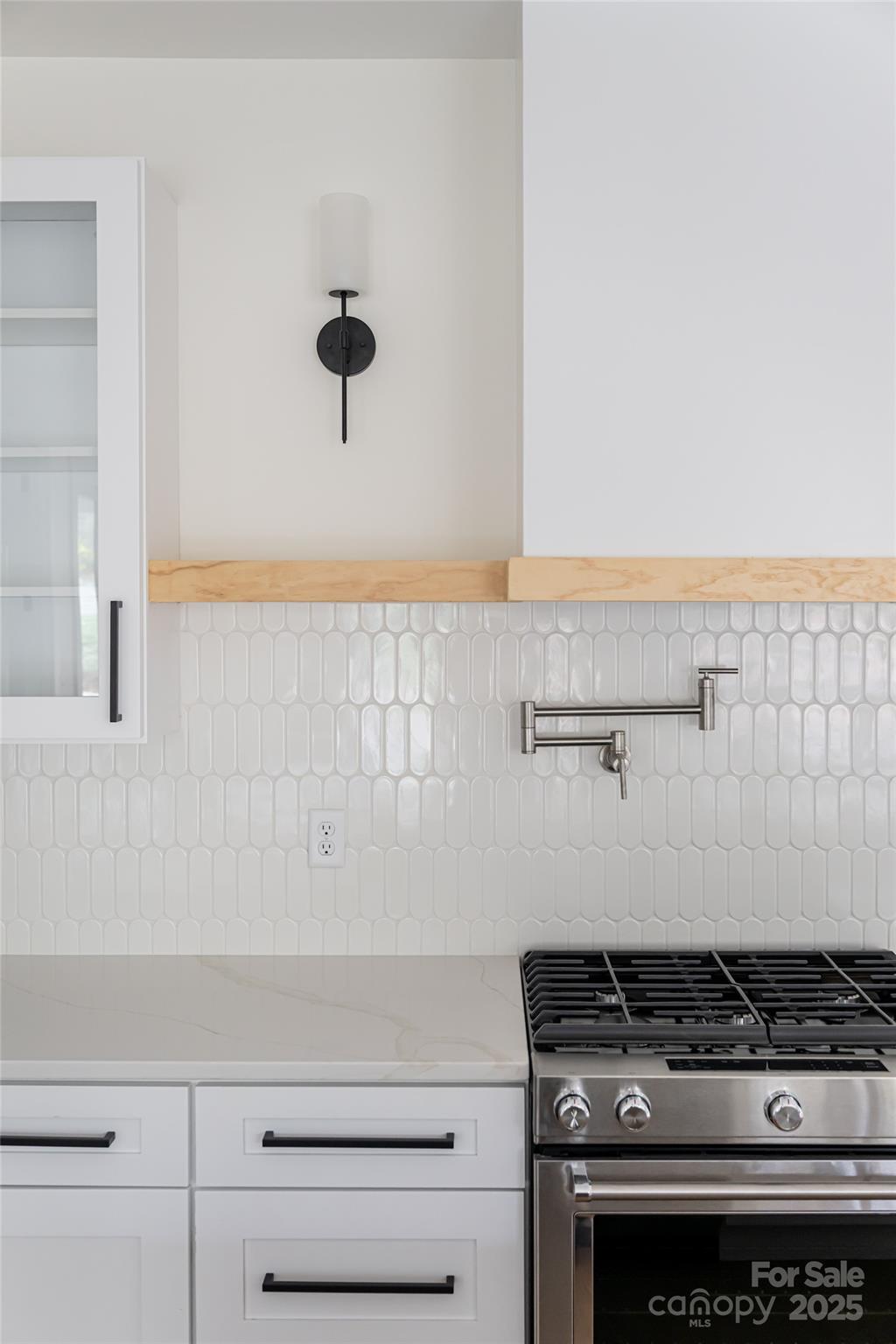 251 Bee Tree Road Swannanoa, NC 28778 - Photo 18 of 46 a close view of a stove