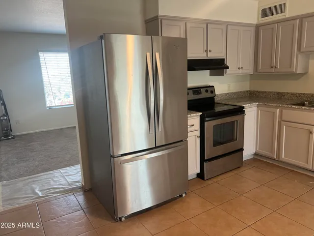 $2,300 | 4525 East Alta Vista Road, Phoenix, AZ 85042