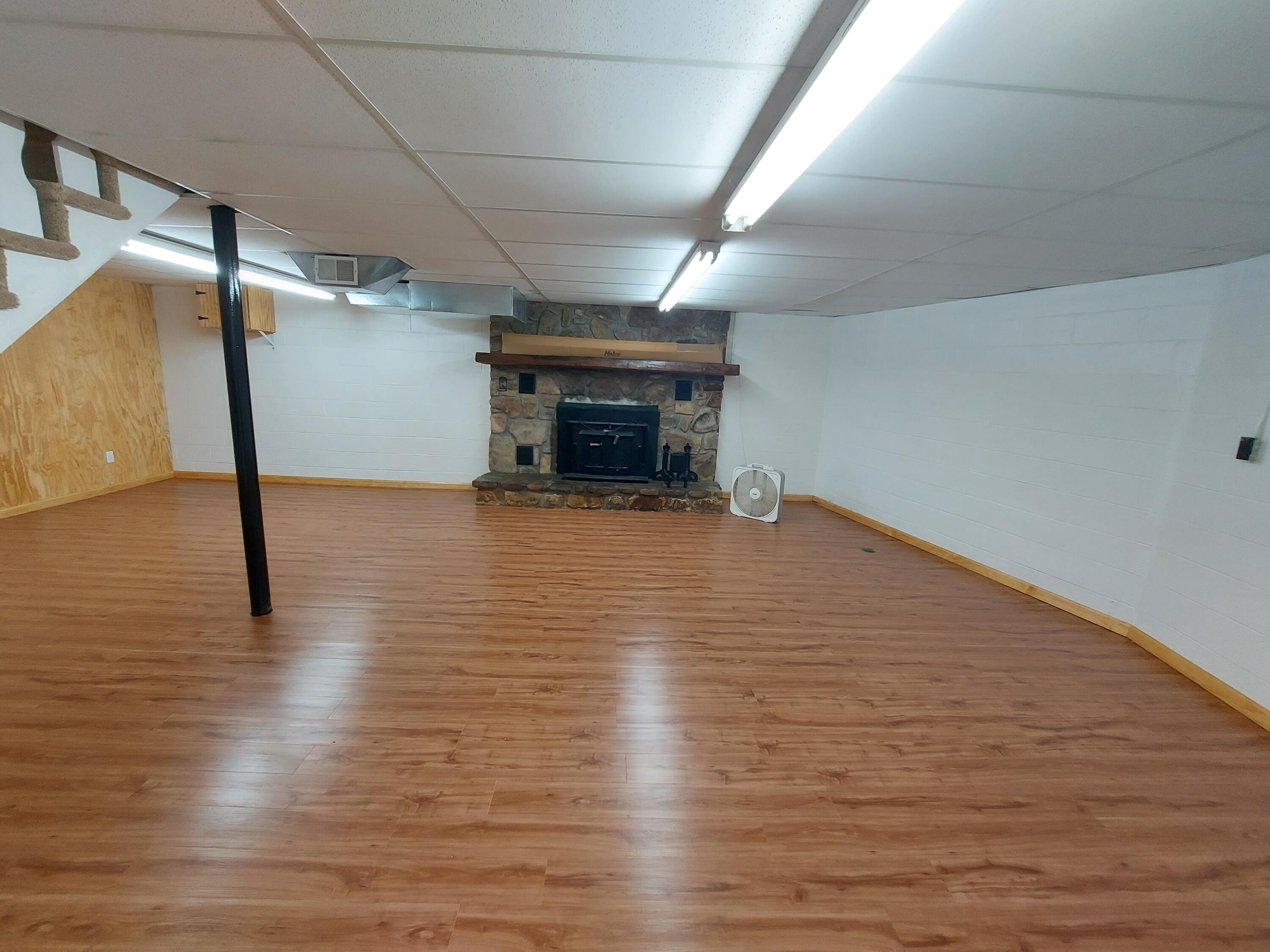 175 White Street Erwin, TN 37650 - Photo 22 of 51 20220919_161112 (1)