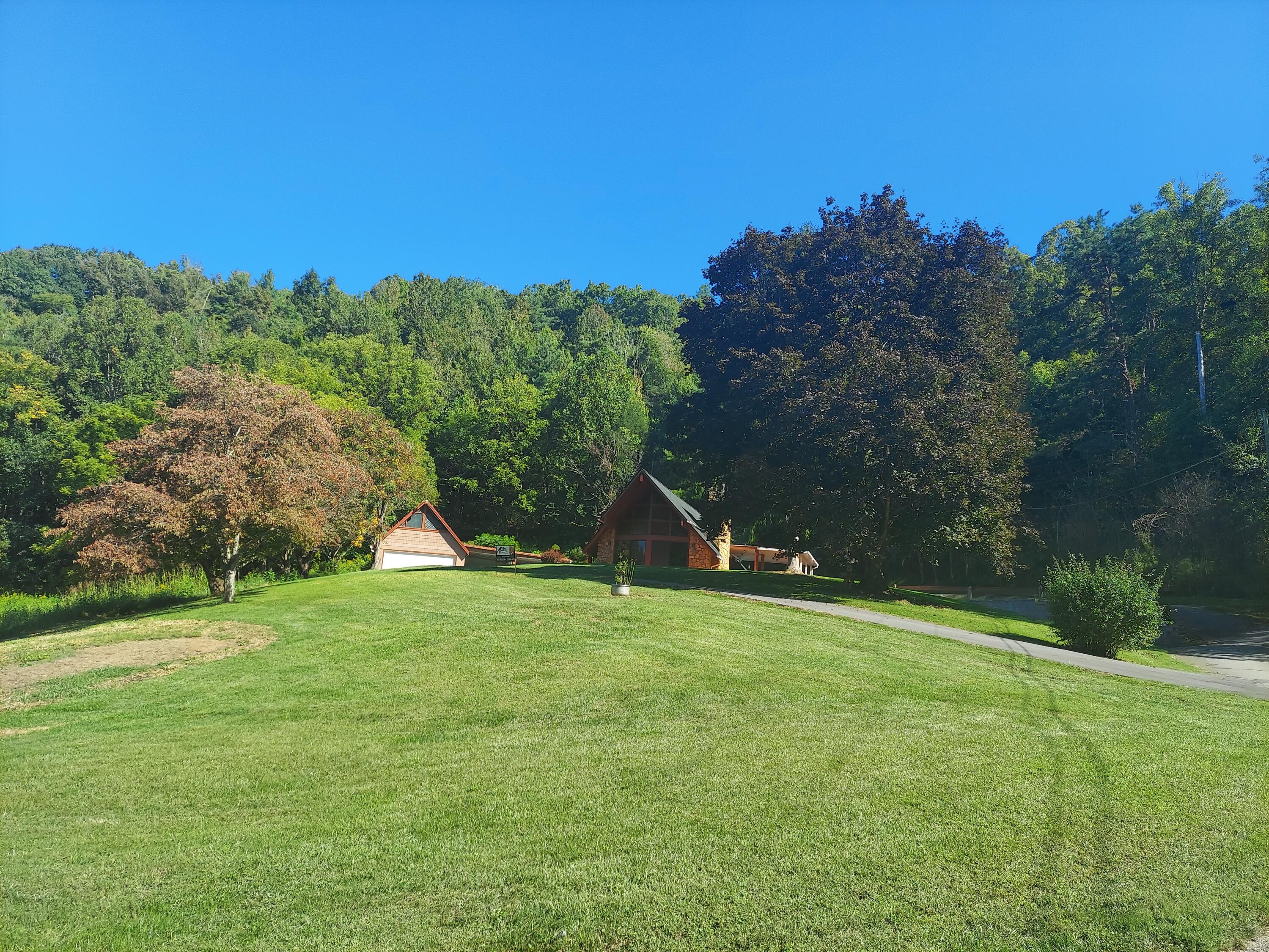 175 White Street Erwin, TN 37650 - Photo 3 of 51 20220921_105602