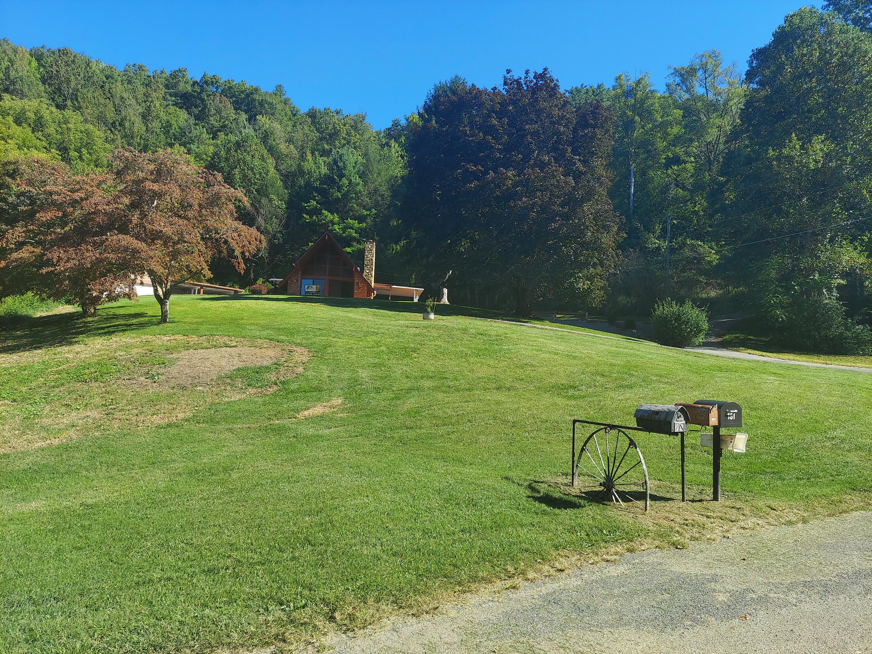 175 White Street Erwin, TN 37650 - Photo 38 of 51 20220921_105534