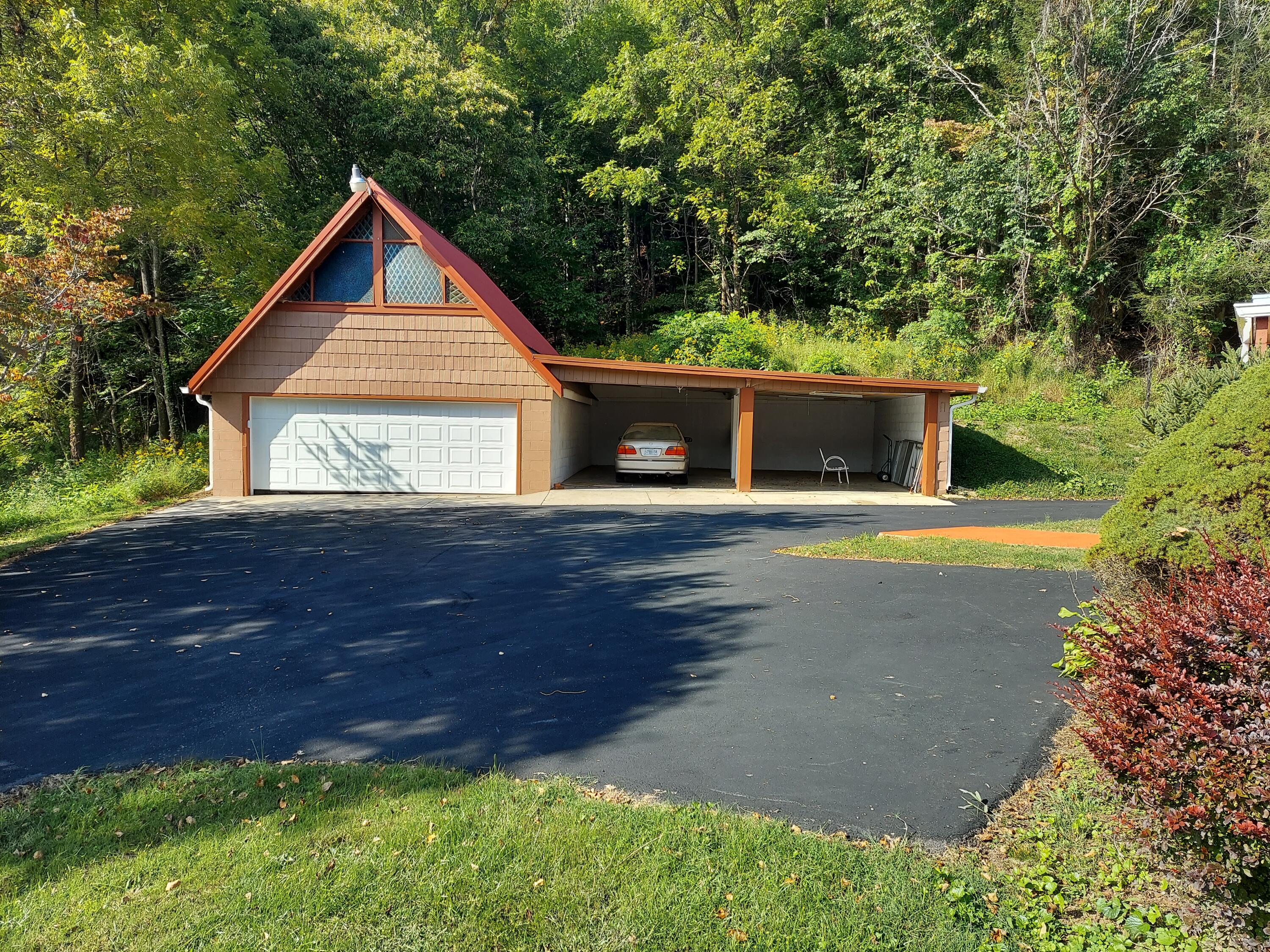 175 White Street Erwin, TN 37650 - Photo 5 of 51 20220919_161605