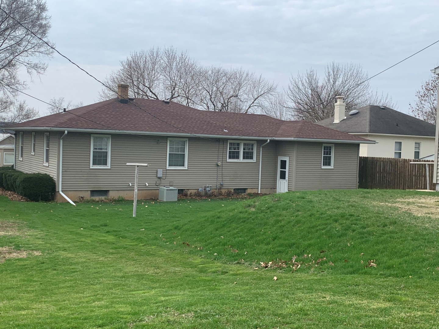 212 West Iowa Street Spring Valley, IL 61362 - Photo 2 of 18 a front view of a house with a garden
