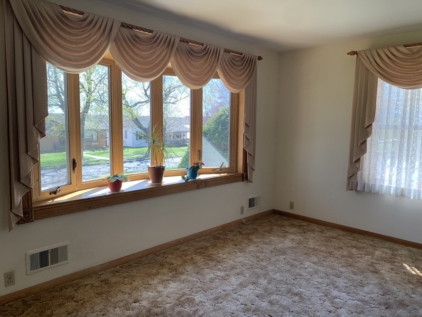 212 West Iowa Street Spring Valley, IL 61362 - Photo 6 of 18 a bathroom with a large window and a large window