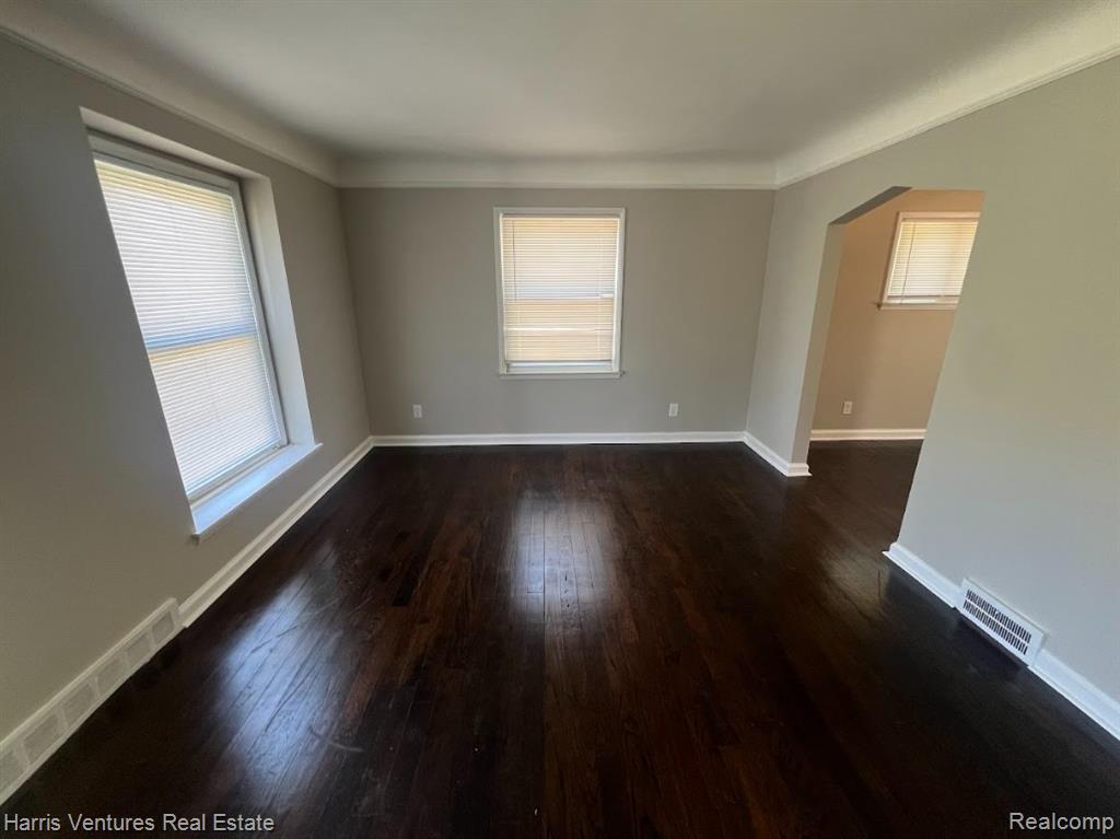 22148 Moross Road Grosse Pointe, MI 48236 - Photo 7 of 16