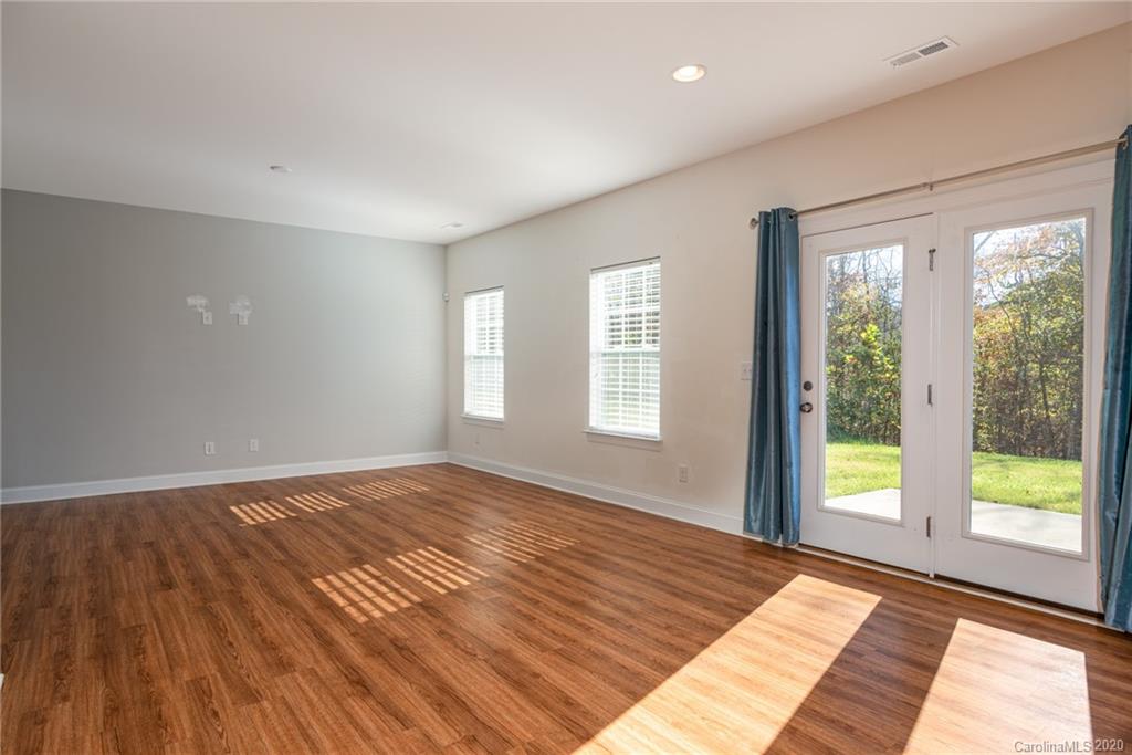6606 Bluegill Road Charlotte, NC 28216 - Photo 7 of 20 Gallery Image 7