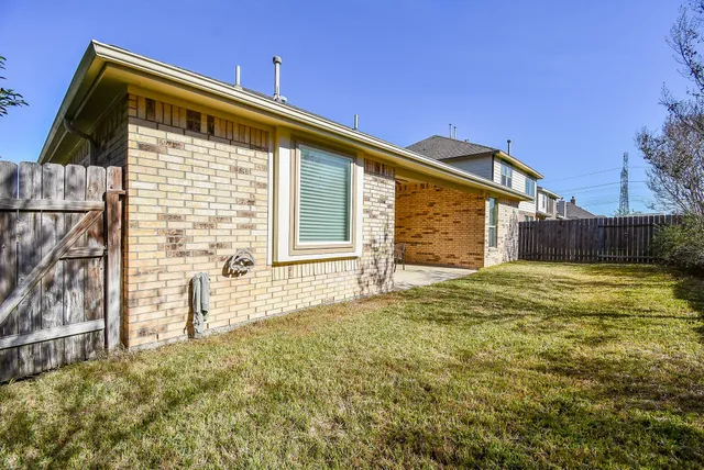 $2,300 | 19823 Hawkins Ridge Lane, Richmond, TX 77407