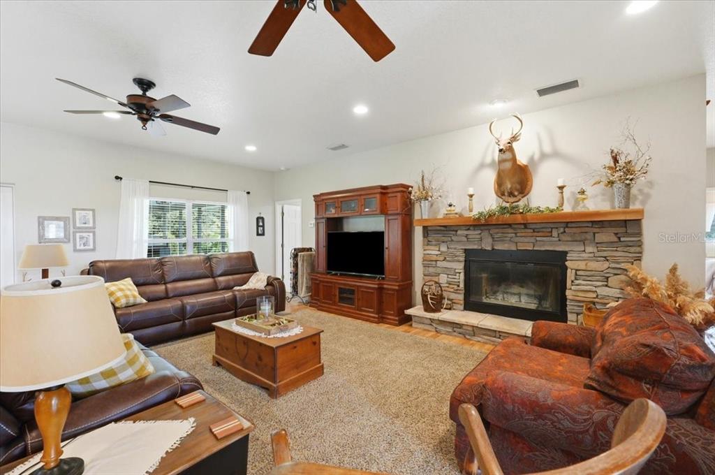 8404 Mathews Road Lakeland, FL 33809 - Photo 11 of 72 Gallery Image 11