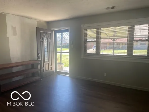 $250,000 | 617 Grovewood Drive, Beech Grove, IN 46107